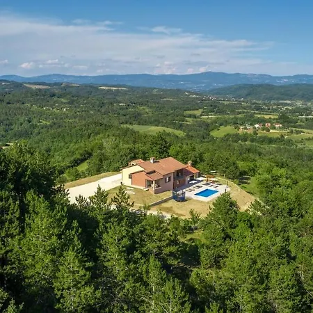 Mirna Villa