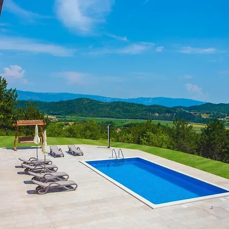 Mirna Villa